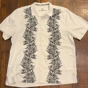 Men’s Tommy Bahama XL short sleeve button down.